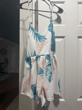 Women’s White Floral Tropical Romper Size Small - Worm Once